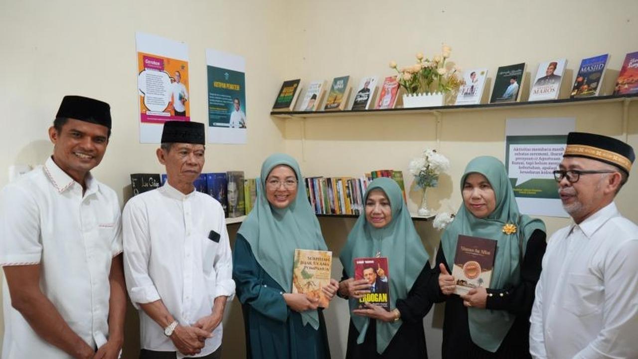 Fakta Unik: Masjid Kini Tak Hanya Tempat Ibadah! Bunda Literasi Makassar Luncurkan Program '1 Masjid 1 Perpustakaan