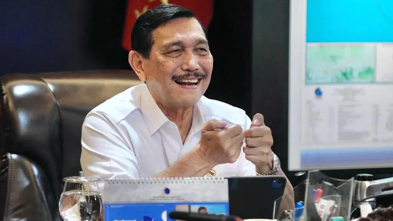 Luhut juga meyakini keberadaan investor asal China itu akan mampu menjadikan Indonesia sebagai pusat atau hub produksi kebutuhan PV, panel surya, dan semikonduktor.