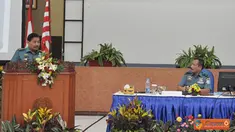 Citizen6, Surabaya: Setelah sambutan dari Kadiskual selesai, dilanjutkan paparan Bidang Wasrik Itjenal oleh Inspektorat Pengendalian Keuangan (Irdaku) Itjenal Kolonel Laut (S) Koesprapto. (Pengirim: Penkobangdikal). 