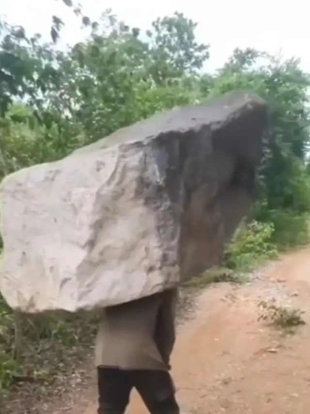 Orang Angkat Benda Super Berat
