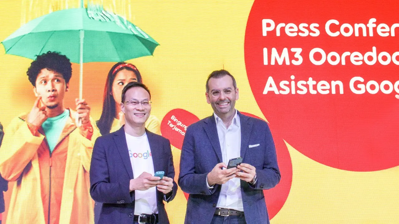 Randy Jusuf, Managing Director Google Indonesia bersama Ahmad Al-Neama, Presiden Direktur & CEO Indosat Ooredoo. Dok: Indosat Ooredoo