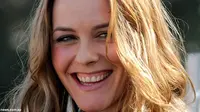 Alicia Silverstone Bantu Ibu yang Mau Dapat ASI dari Vegan
