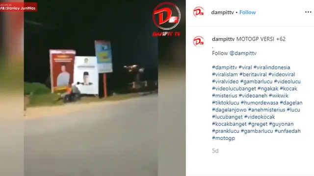 Dalam video terlihat dua pembalap sedang memacu kendaraannya dengan kecepatan tinggi secara berdampingan. Saat harus berbelok di pertigaan, keduanya justru secara kompak menabrak baliho yang terpajang di ujung jalan.
