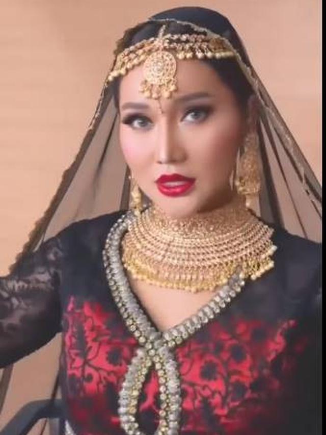 5 Potret Lucinta Luna Pakai Busana India, Sempat Dikira Ayu Ting Ting