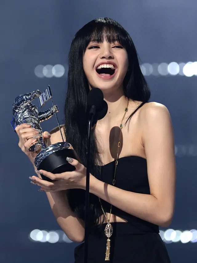 Ekspresi Kebahagiaan Lisa BLACKPINK Menang Best K-Pop di MTV VMA 2022
