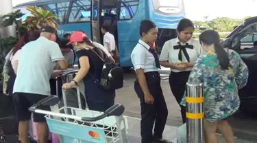 Pasca meletusnya Gunung Agung serta penutupan Bandara Ngurah Rai, ribuan wisatawan China terlantar di bali.