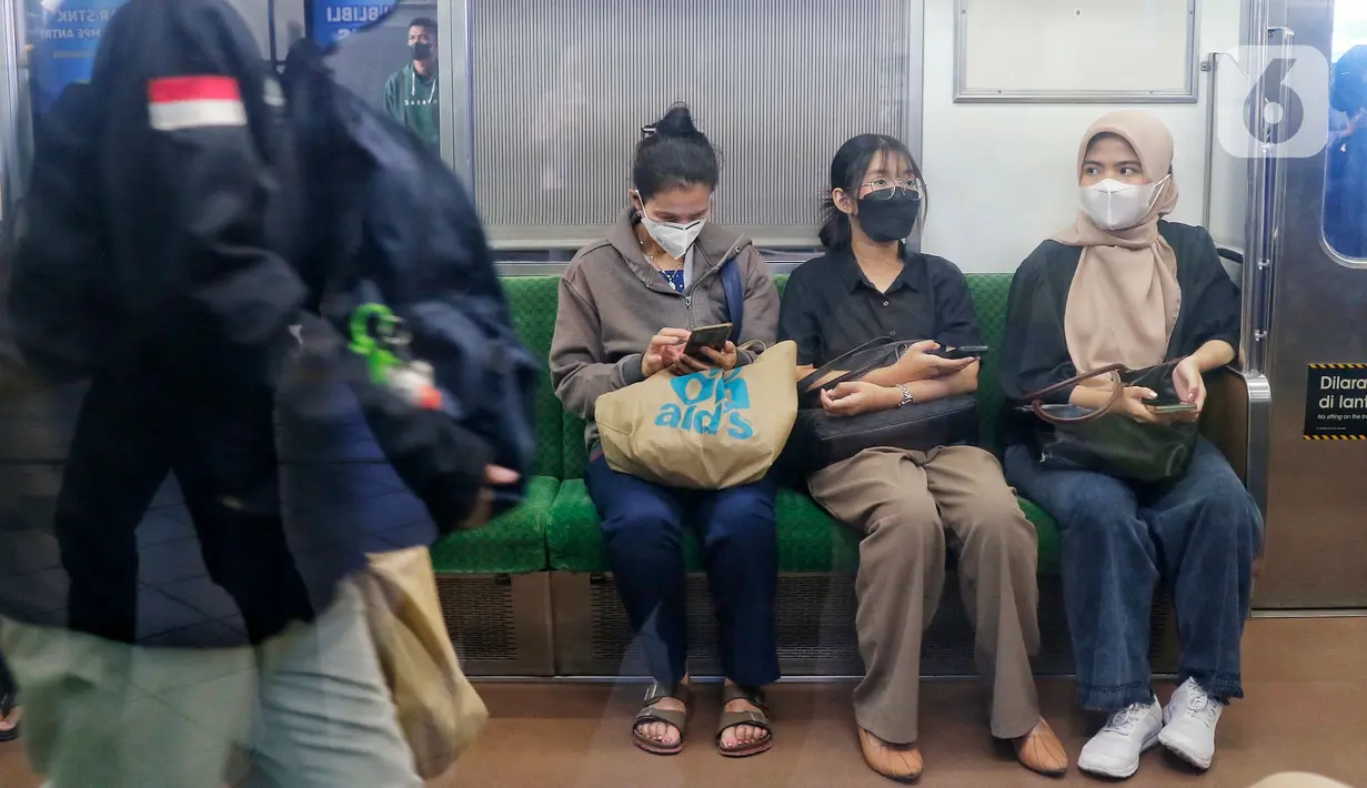 Bagi orang dalam keadaan tidak sehat dan berisiko tertular atau menularkan Covid-19 dianjurkan menjaga jarak atau menghindari kerumunan orang untuk mencegah terjadinya penularan Covid-19. (Liputan6.com/Angga Yuniar)