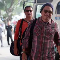 “Tapi pas di dalam gerbong nggak ada, mana anak-anak. Akhirnya telepon ternyata masih di parkiran, dan keretanya sudah jalan. Tiket siapa yang bawa, anak-anak yang bawa, hahaha," tambah Yoyok. (Deki Prayoga/Bintang.com)