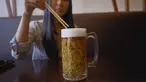 Sebuah restoran di Kanada punya menu ramen yang unik bernama 'Beer Ramen'. Tapi tenang, ramen ini tak mengandung bir atau alkohol.