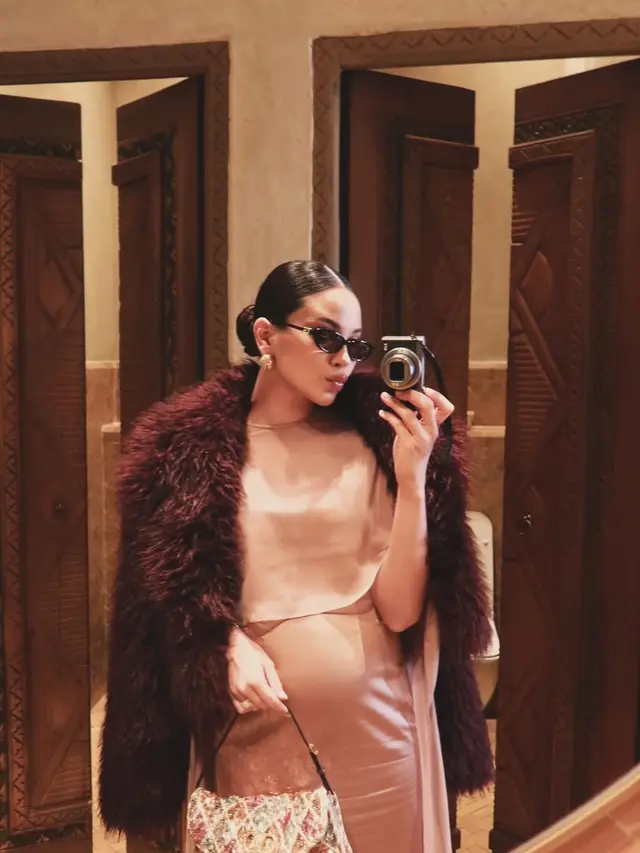 Pesona Bumil Cantik Alyssa Daguise Kondangan di Maroko, Andalkan Sleek Hair Do untuk Tampilan Ready to Go