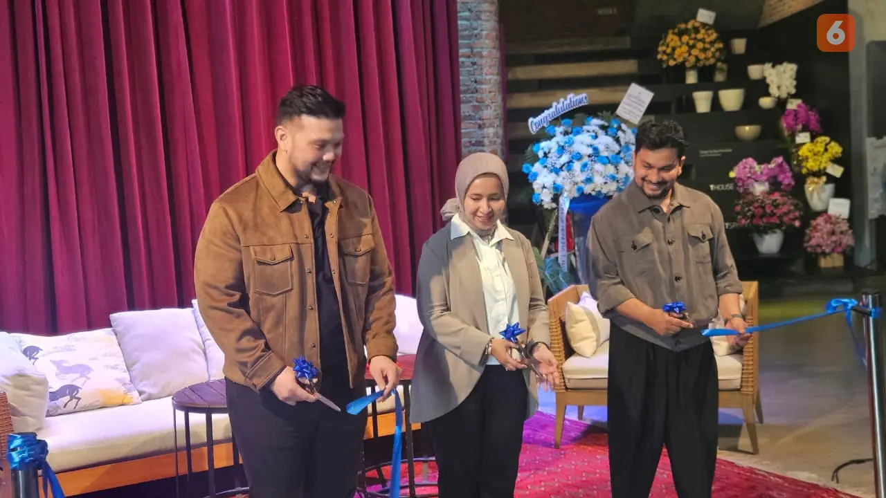 dr. Yuliardy Limengka, B.Med.Sc., Sp.B, Subsp.BVE(K) mengingatkan kulit kaki menghitam bisa jadi tanda varises, bukan diabetes. Kenali gejala dan cara pencegahannya sejak dini. (Foto: Aditya Eka Prawira/Liputan6.com)