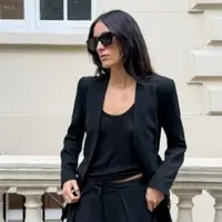 inspirasi street style yang nyaman, effortless, dan mudah dipadukan. (Foto/Dok: ZARA)