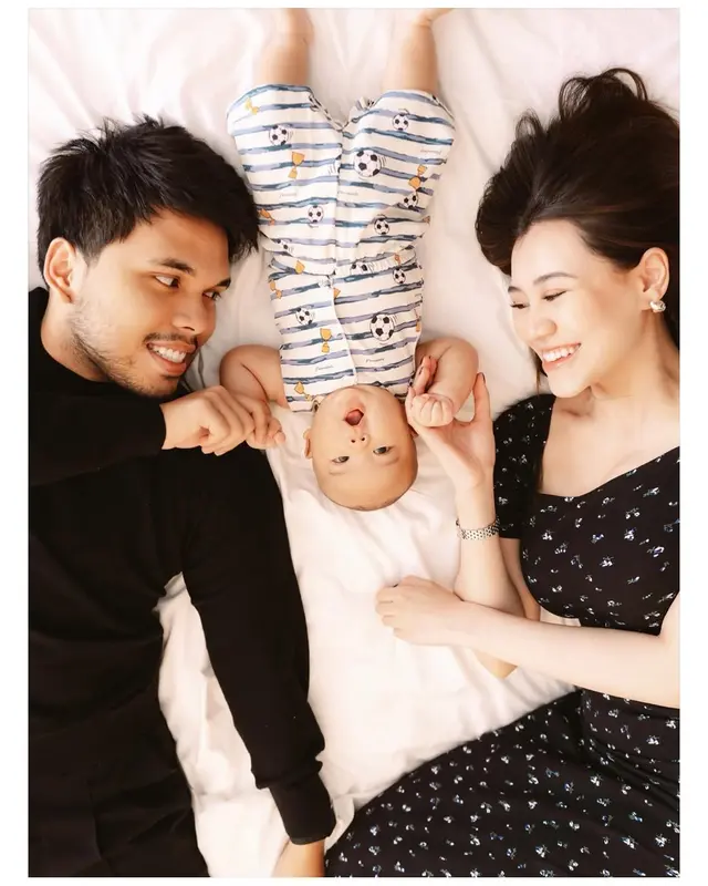 Aaliyah dan Thariq baru ungkap wajah baby Arash di usia 3 bulan, ini 7 potretnya