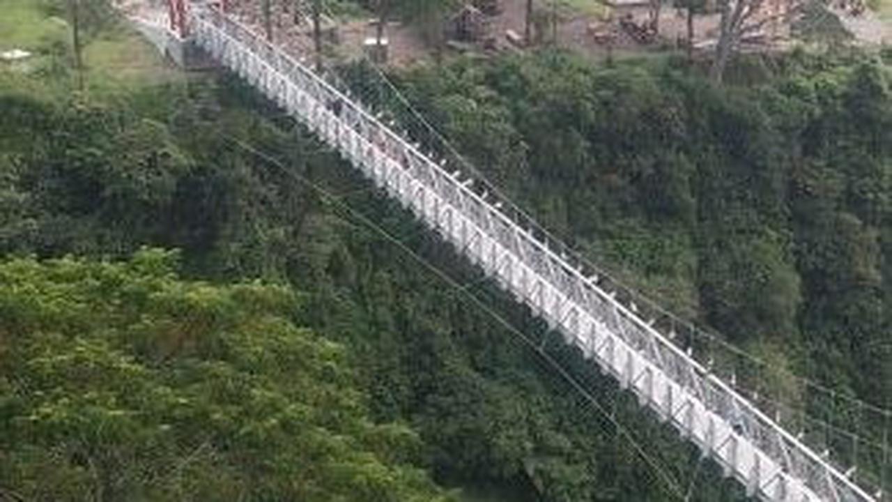 4.	Gondola Girpasang
