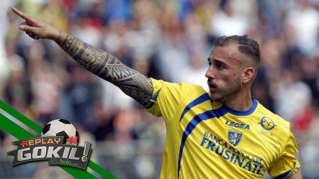 Replay Gokil: Gol Akrobatik Bek Frosinone Buat Kiper Lawan Malu