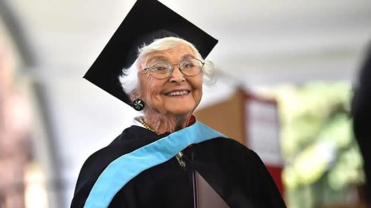 Virginia Hislop menerima gelar master di Stanford University pada usia 105 tahun