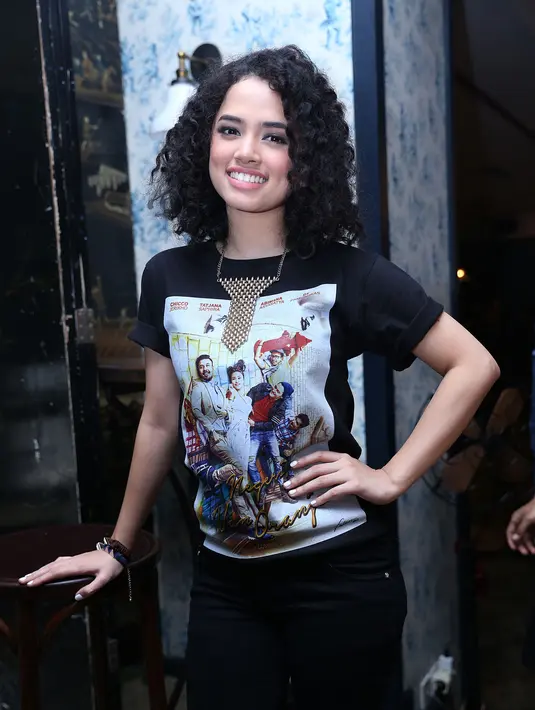 Wizzy rupanya telah menekuni dunia olah vokal sejak ia berumur 8 tahun, kelas 3 sekolah dasar. Namun setelahnya ia justru mendapat tawaran main iklan dan film. (Galih W. Satria/Bintang.com)