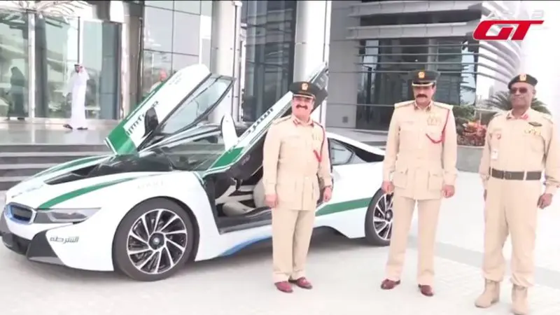 Polisi Dubai Pakai Mobil Sport Hibrida Untuk Jaga Lokasi Wisata