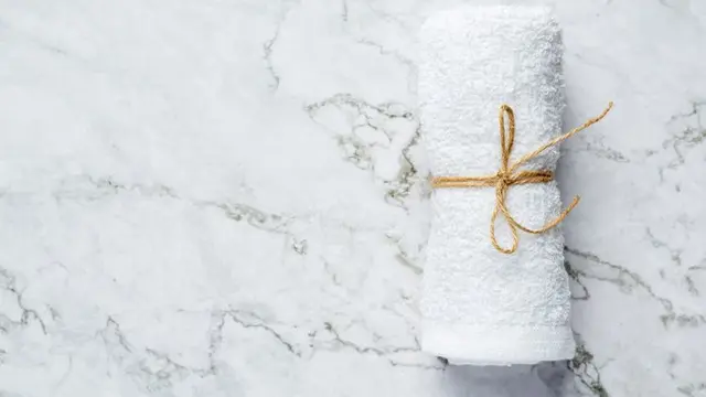 Ilustrasi Handuk Hangat Credit: shutterstock.com