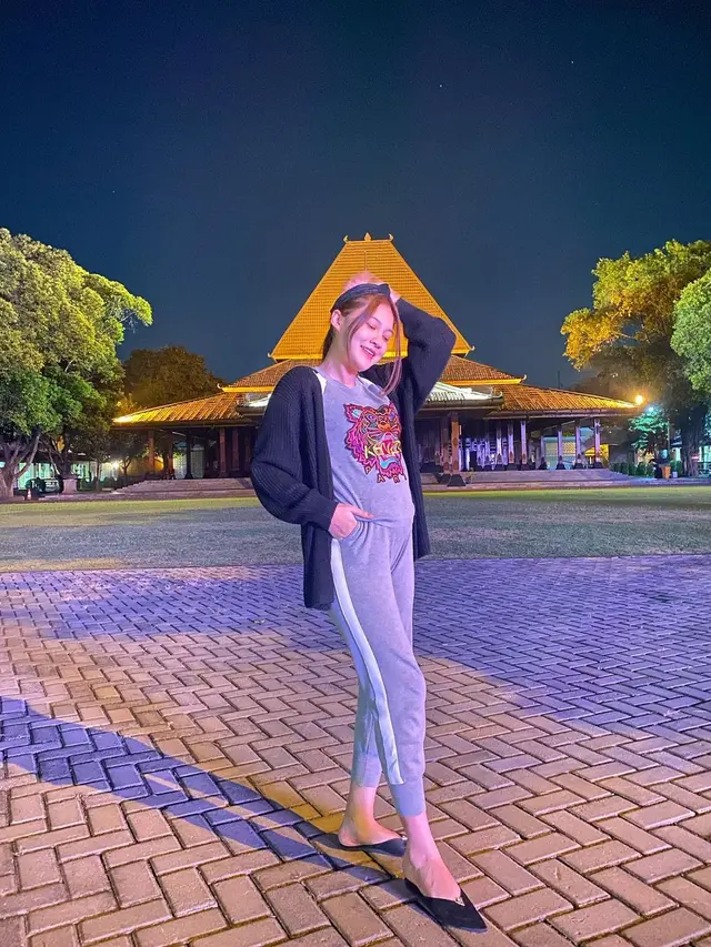 Hamil 7 Bulan, Ini 6 Potret Nella Kharisma Pamer Baby Bump
