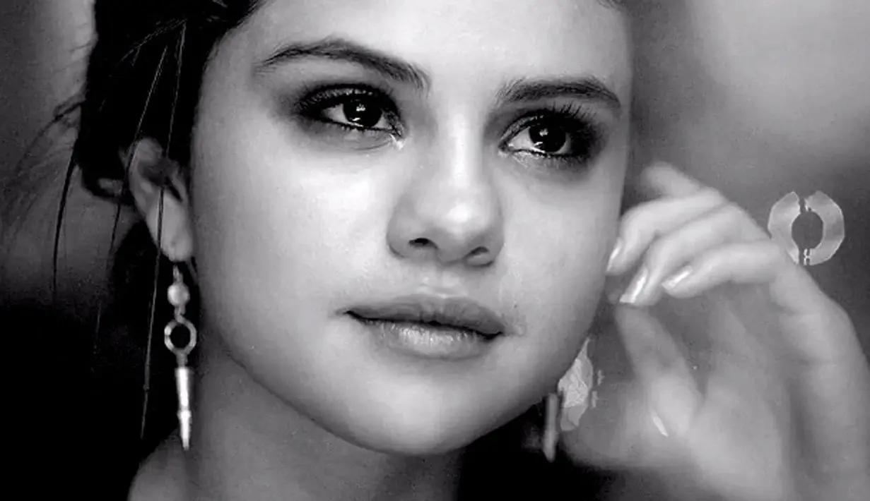 Dilansir dari Cosmopolitan Selena Gomez bisa saja meninggal usai melakukan operasi transplantasi ginjal itu. (EW)