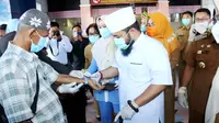 Suasana Gembira Pelepasan 3 Pasien Sembuh Covid-19 oleh Wali Kota Bengkulu