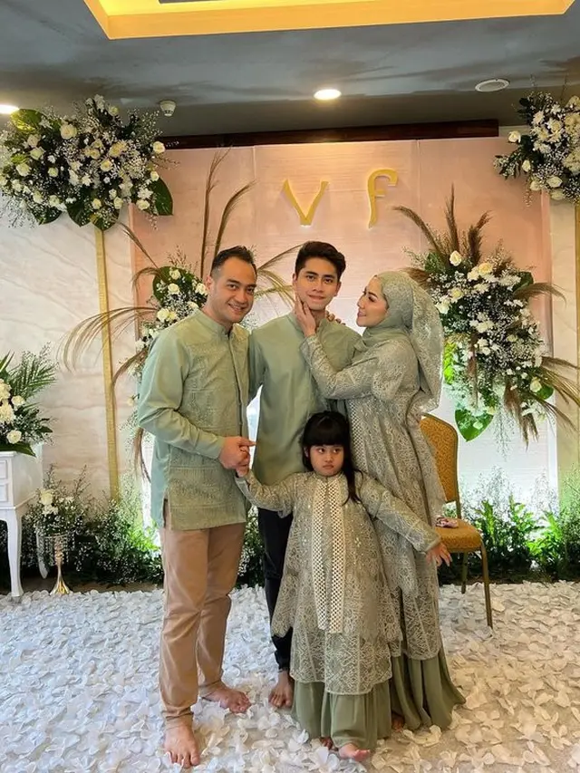 7 Momen Pengajian Jelang Menikah Venna Melinda dan Ferry Irawan, Digelar Sederhana