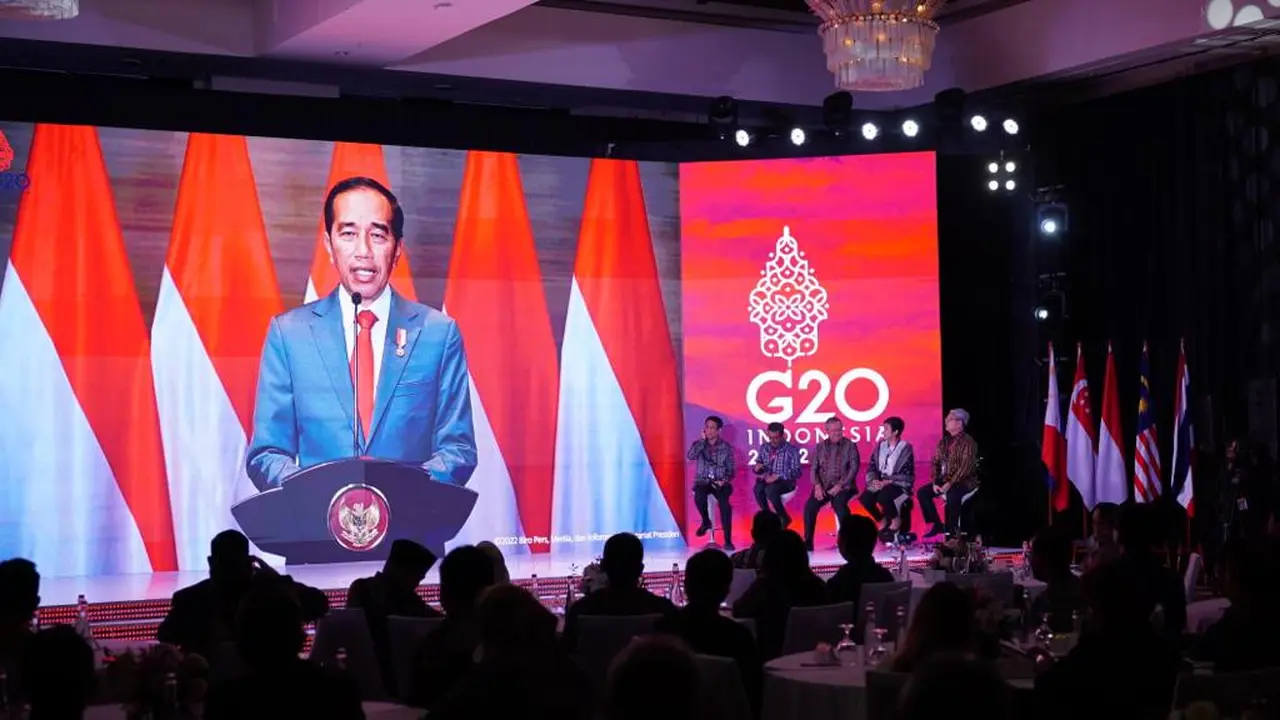 5 Bank sentral di ASEAN menandatangani Nota Kesepahaman Kerja Sama Konektivitas Pembayaran Kawasan Senin (14/11/2022) di Bali. Ini bagian kegiatan KTT G20. Penandatanganan diawali pidato sambutan Presiden Joko Widodo. (Dok BI)