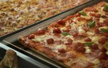 Ternyata Mudah Dibuat di Rumah, ini Tips dan Trik Membuat Pizza Panjang Lezat