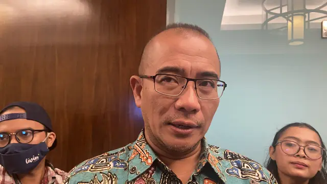 Ketua KPU Hasyim Asy'ari dalam jumpa pers terkait peninjauan kegiatan verifikasi administrasi dokumen Bakal Calon Anggota DPR untuk Pemilu Tahun 2024 oleh Bawaslu dan DKPP di di Hotel Gran Melia Jakarta, Senin (29/5/2023).