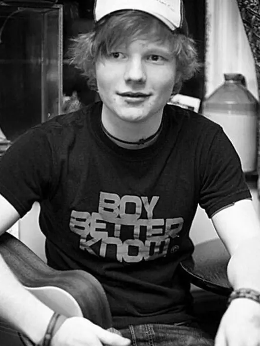 Sejak berita ini ramai beredar, kabarnya Twitter Ed Sheeran sudha tak bisa diakses lagi. Meskipun begitu, ia masih tetap eksis di media sosial lainnya, seperti Instagram dan Facebook. (Instagram/teddysphotos)