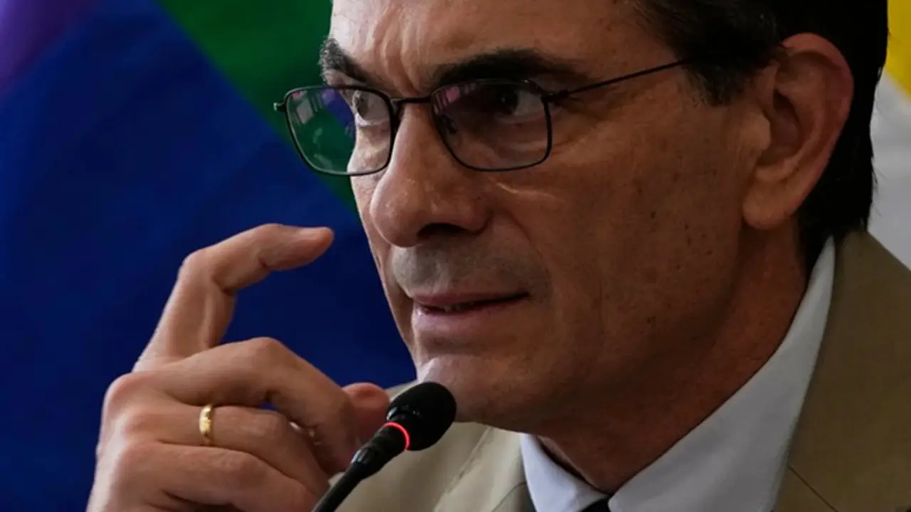 Presiden Bolivia Rodrigo Paz yang berhaluan kanan.