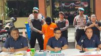 Seorang pemuda berinisial SIKK (25) asal Tabanan ditangkap jajaran Direktorat Reserse Narkoba Polda Bali. (Foto: Liputan6.com/Destarita Rahmawati).