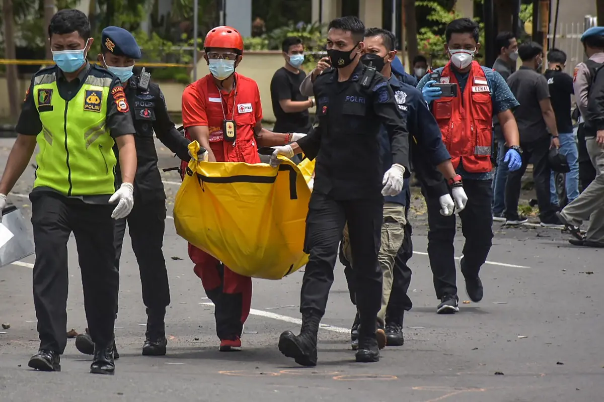 Polisi Amankan Jenazah Terduga Pelaku Bom Bunuh Diri Gereja Katedral Makassar