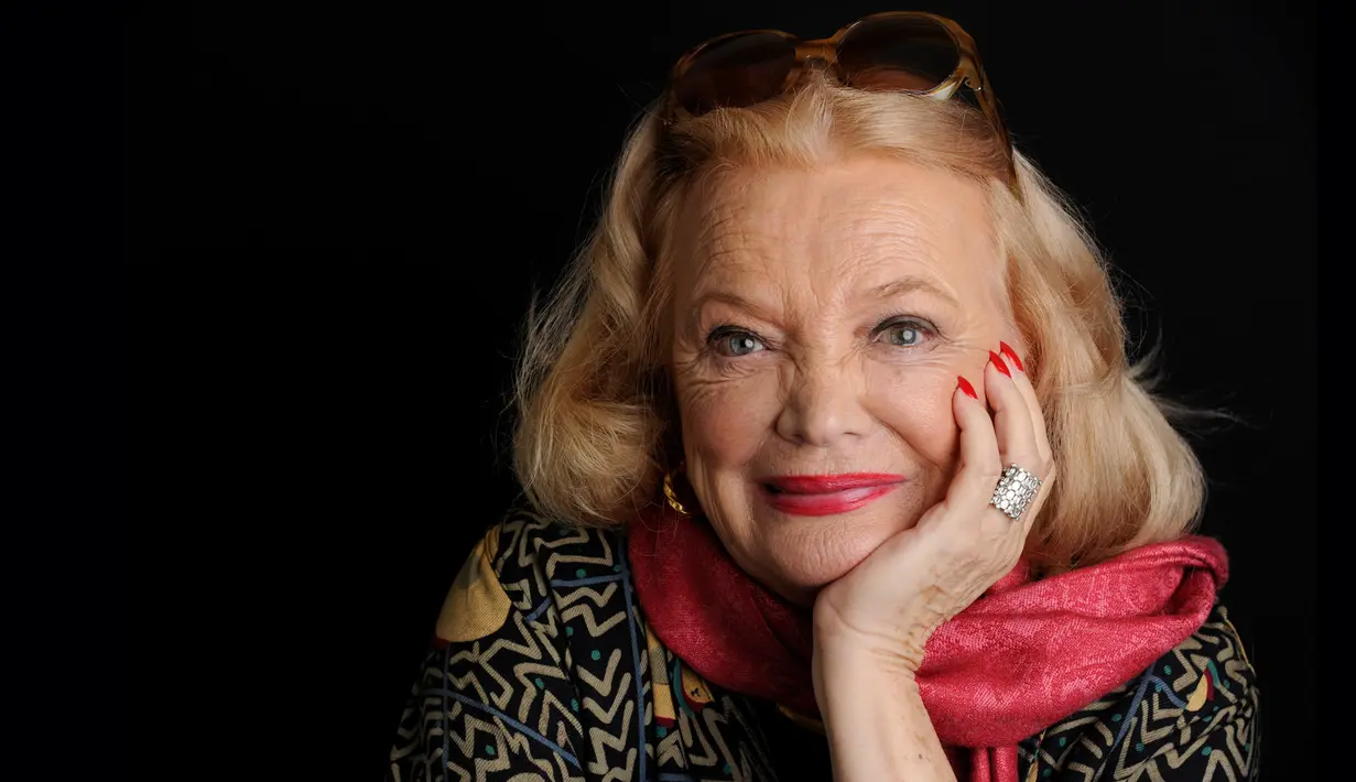 Aktris Gena Rowlands, yang memerankan seorang wanita penderita Alzheimer dalam film The Notebook tahun 2004, meninggal dunia pada usia 94 tahun.  (Photo by Chris Pizzello/Invision/AP, File)