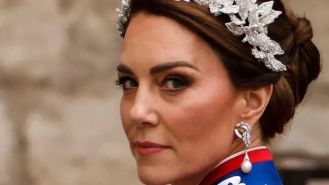 Kate Middleton kembali mengenakan anting tersebut pada penobatan Raja Charles III pada Mei 2023. (Instagram/@washingtonpost)