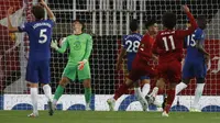 Kiper Chelsea, Kepa Arrizabalaga, saat duel kontra Liverpool di Anfield, Kamis dini hari WIB (23/7/2020). (AFP/Phil Noble)