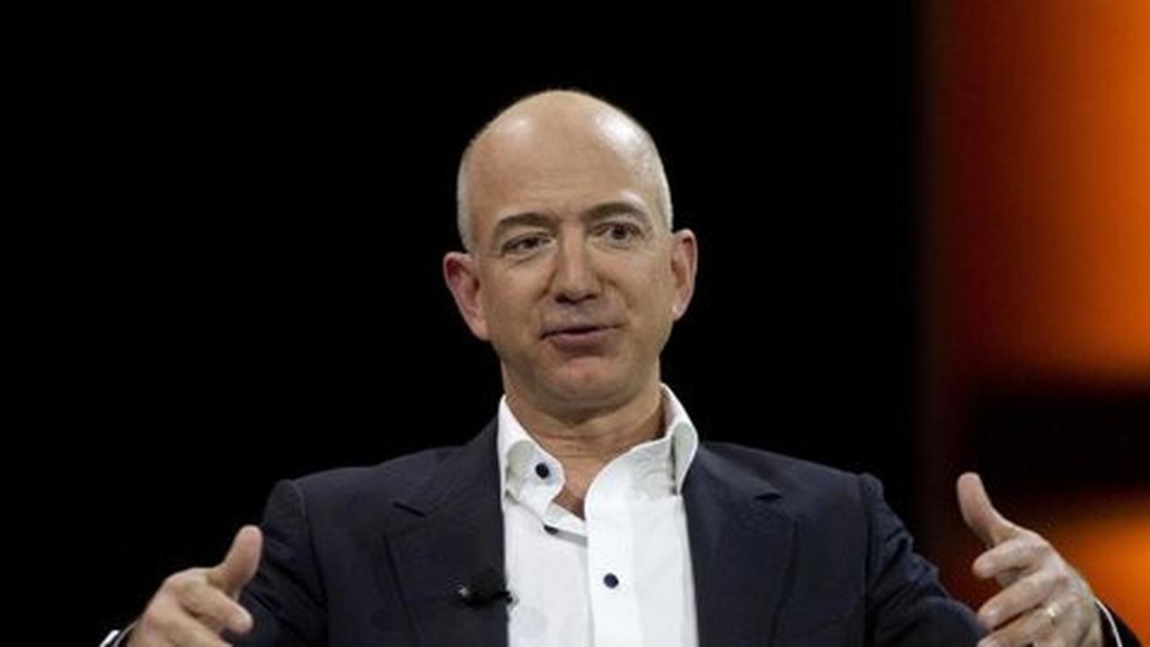 Jeff Bezos umur 51 tahun kekayaan USD 60 miliar