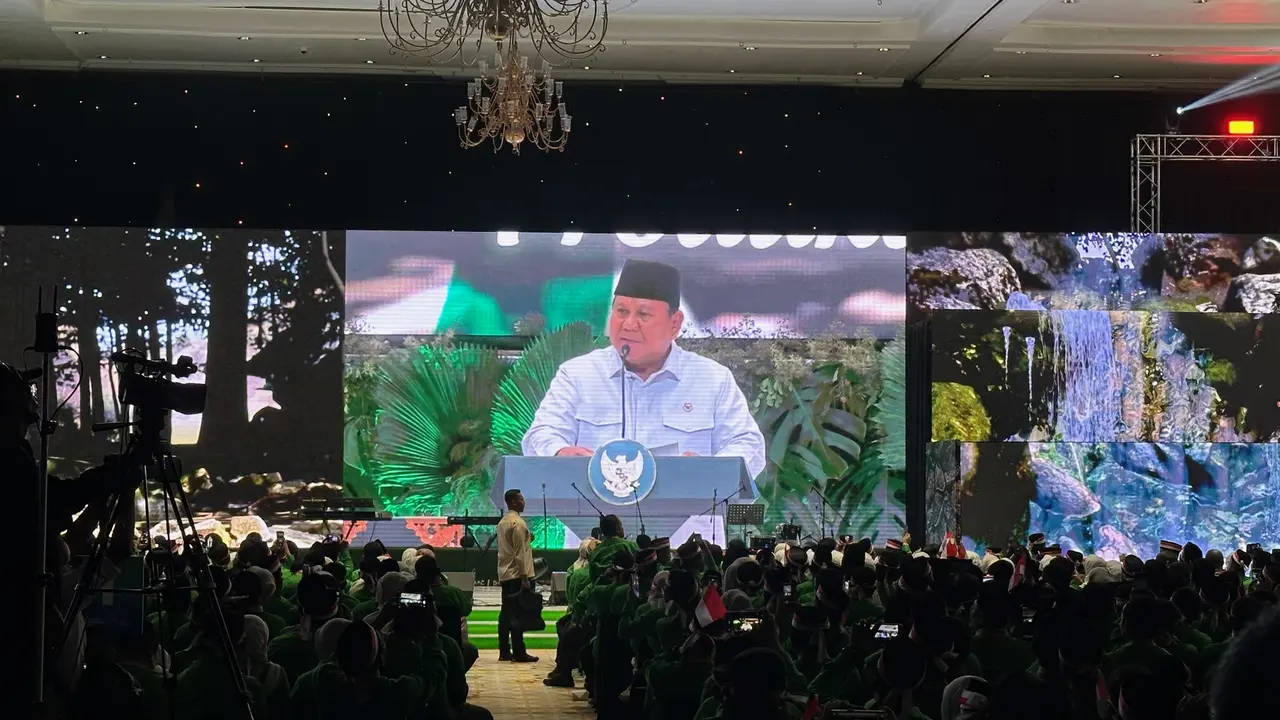 Presiden Prabowo Subianto saat menghadiri Hari Lahir (Harlah) ke-27 di Jakarta International Convention Center (JICC) (Liputan6.com/Nanda Perdana Putra)