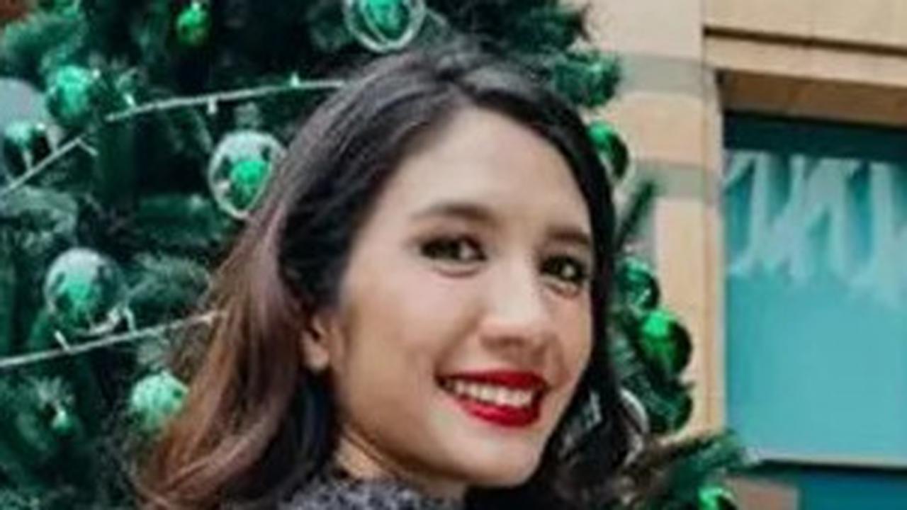 6 Potret Ekspresi Kaget Acha Sinaga Umumkan Hamil Anak Ketiga, Sempat Tak Percaya