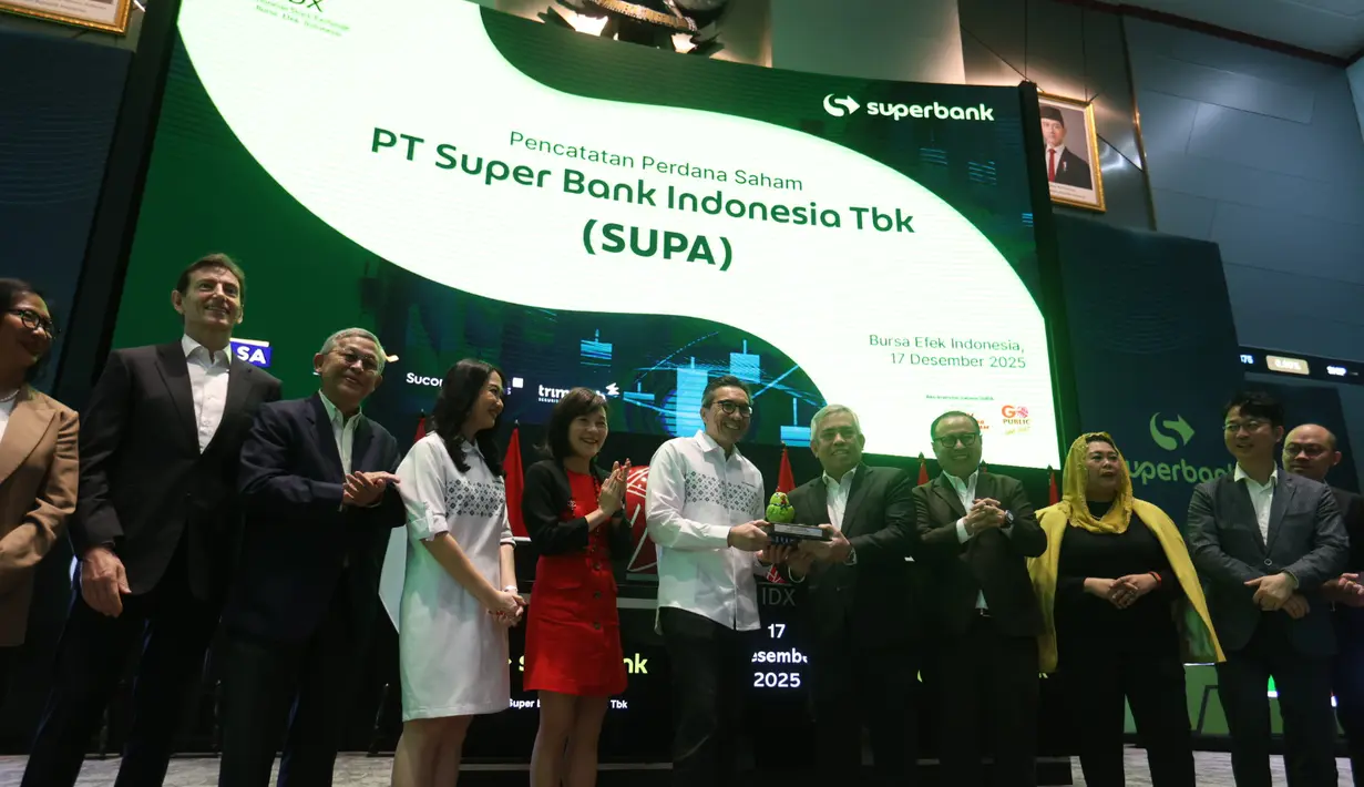 Bursa Efek Indonesia (BEI) mencatat bahwa hingga 5 Desember 2025, terdapat 24 perusahaan yang telah melantai di bursa,. Di antara perusahaan-perusahaan tersebut, PT Super Bank Indonesia Tbk (SUPA) atau Superbank berhasil mencatatkan perolehan dana IPO yang signifikan. [Fimela/Budy Santoso]