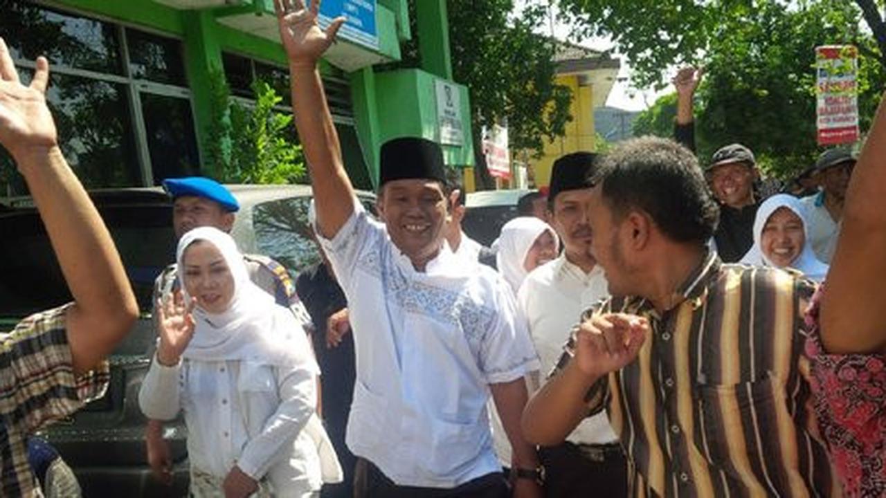 Cium politik uang, puluhan ribu orang siap kepung KPU Surabaya