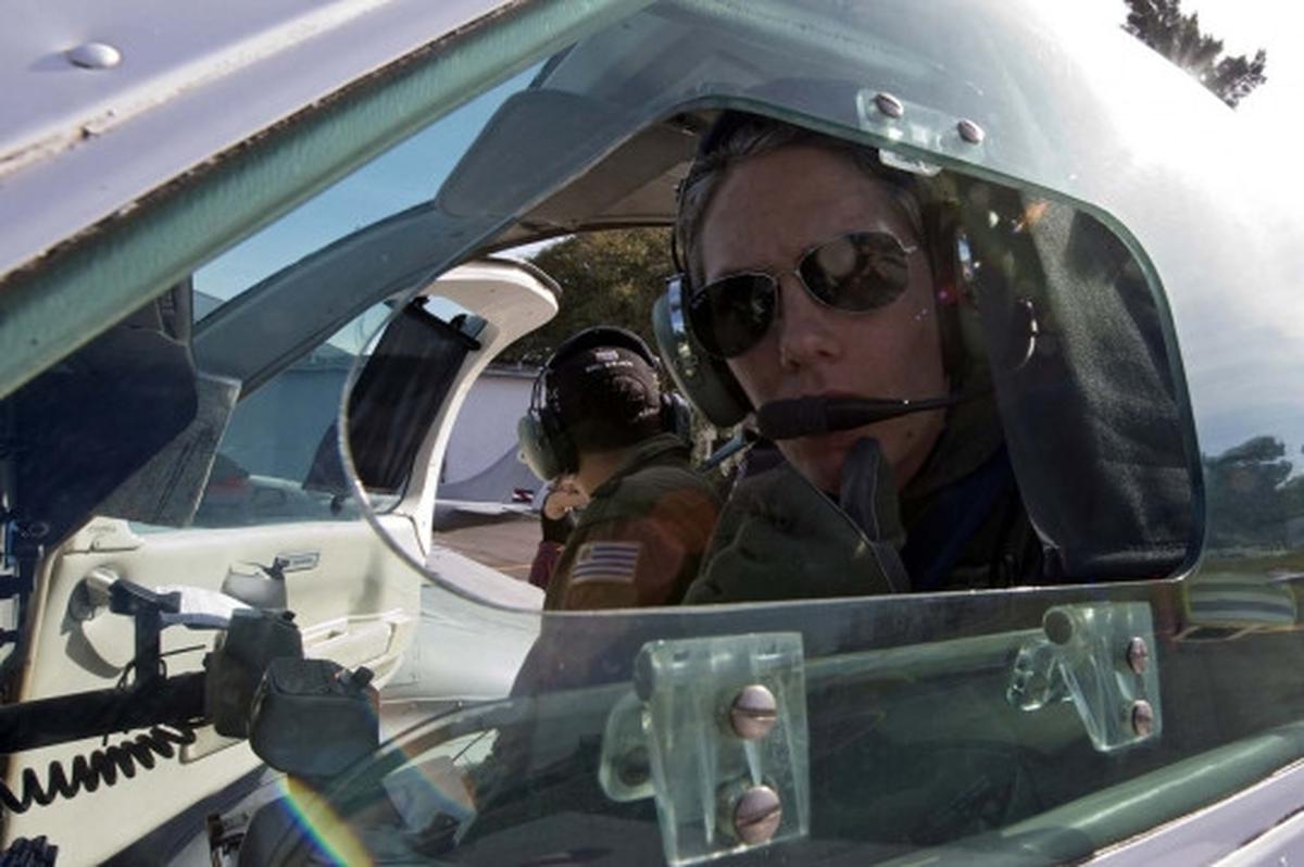 Cantiknya Maria Eugenia, pilot wanita pertama militer Uruguay