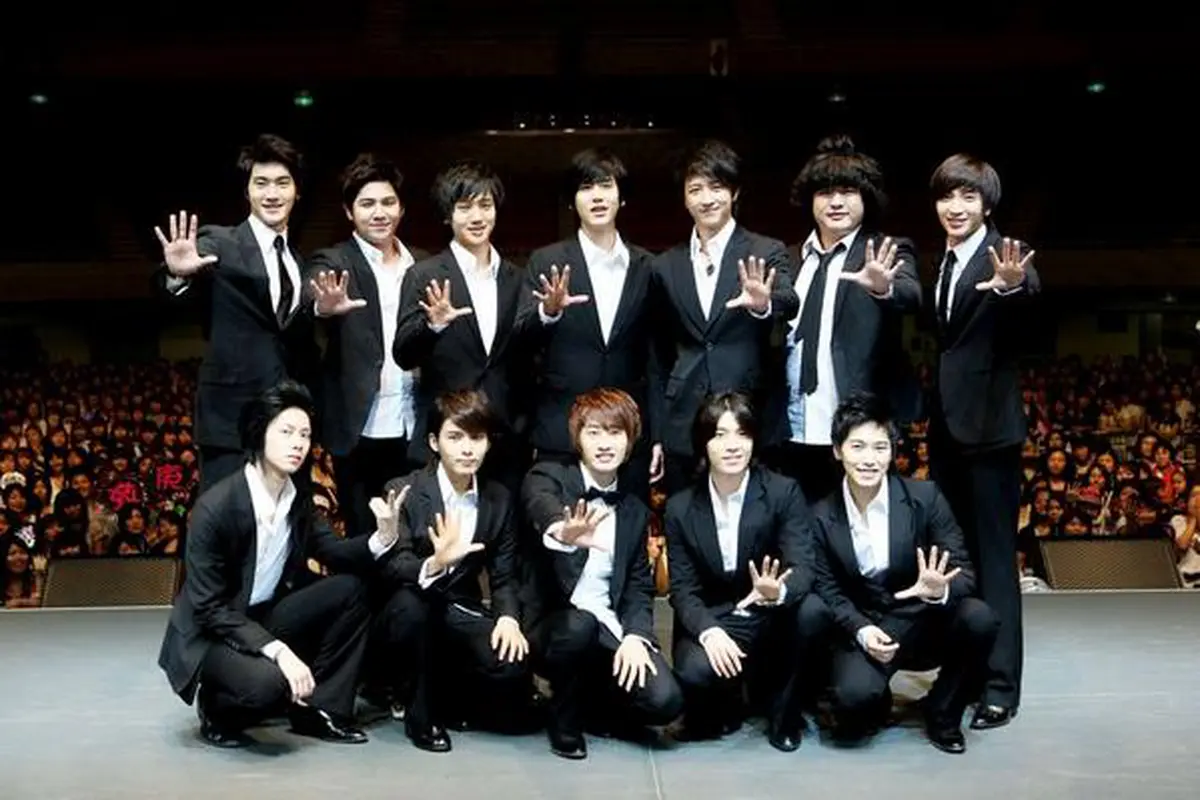 ELF Heboh Merayakan Ulang Tahun Super Junior ke 9 Tahun