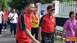 Citizen6, Surabaya: Detasemen Intelijen Pasmar-1 mengadakan acara olah raga bersama yang diikuti oleh seluruh anggota beserta keluarganya di Ksatrian Usman Jalan Opak No.9 Surabaya, Selasa (15/5). (Pengirim: Budi Abdillah)