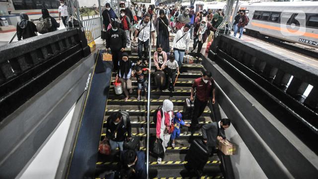Gelombang Arus Balik via Kereta Api Masih Tinggi