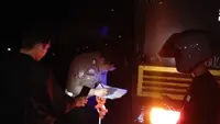 Bonceng Tiga Berujung Petaka, Dua Mahasiswa Tewas Usai Motor Hantam Mobil Box