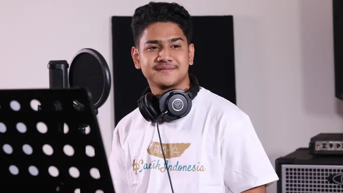 Syakir Daulay Mengekstrak Daun Kumis Kucing Jadi Produk Pencerah Kulit