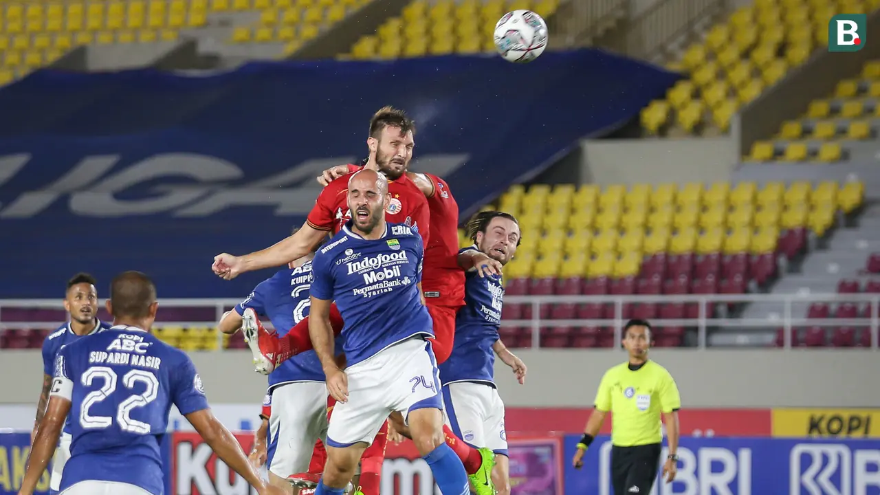 Foto: Gol Marko Simic Bawa Persija Jakarta Ungguli Persib Bandung di Babak Pertama dalam Laga Pekan ke-12 BRI Liga 1