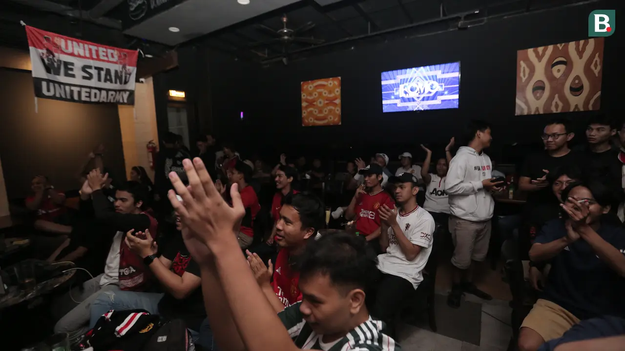 Fans Manchester United yang tergabung di komunitas United Army